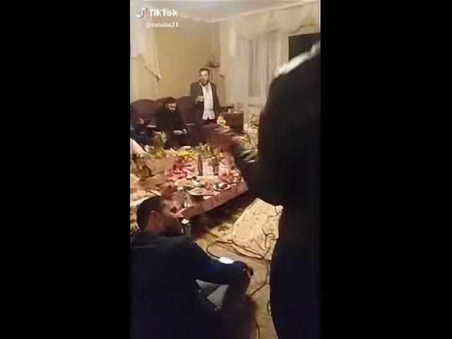 Слушать песню папироску я достану. Папироску я достану накурюсь и улыбнусь.