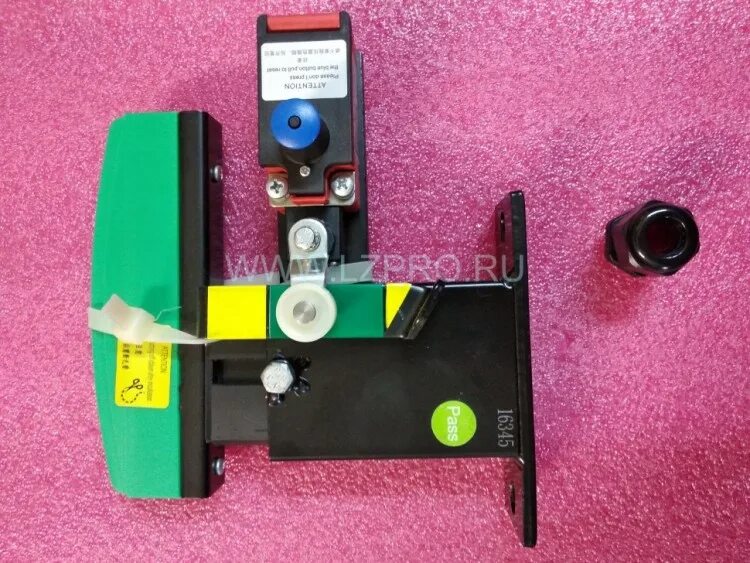 Датчик обрыва цепи. Датчик обрыва цепи скребкового транспортера. Датчик подпора транспортера. Датчик обрыва цепи конвейера. Конвейер скребковый тсц 50.