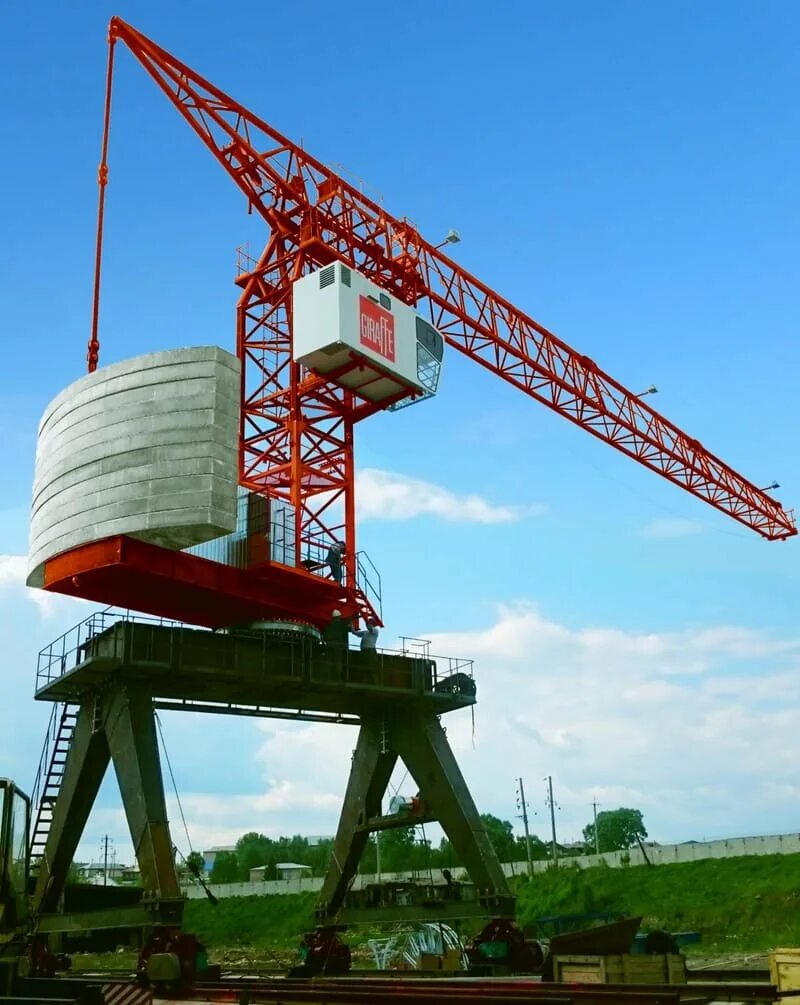 Башенных портальных кранов. Портальный кран либхер. Кран погрузчик мкрс-300п. Кран строительный. Портальный кран альбатрос.