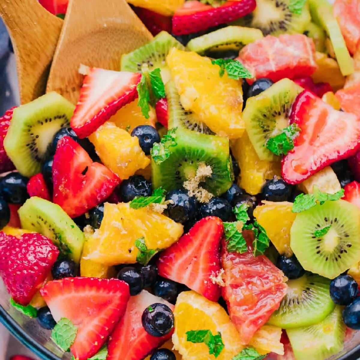 I m making a fruit. Fruit Salad. Fruit Salad Recipe. Овощи и фрукты в офисе. Fresh Fruit Salad.