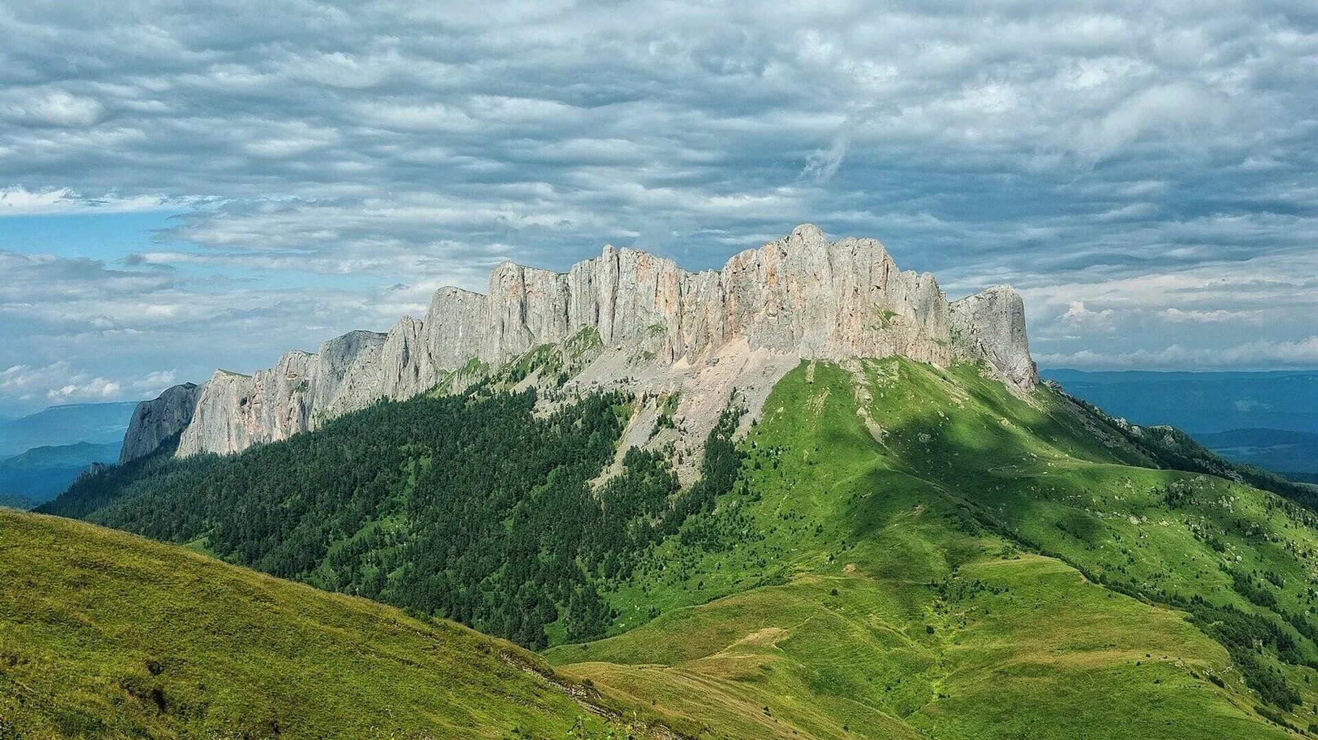 Гора Тхач Адыгея. Большой Тхач (гора). Большой Тхач Адыгея. Гора Тхач Адыгея высота.