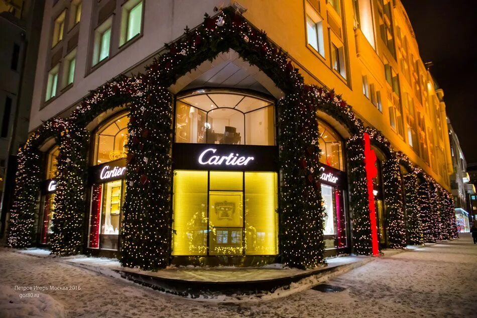 Витрина cartier. Cartier shop. Витрина картье. Витрина cartier. Картье салон.