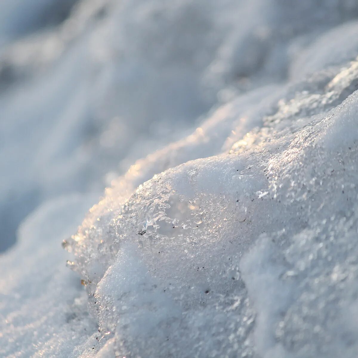 Сугроб лежит. Сугроб иллюстрация. Сугробы на прозрачном фоне. Снег сугробы. Сугробы.