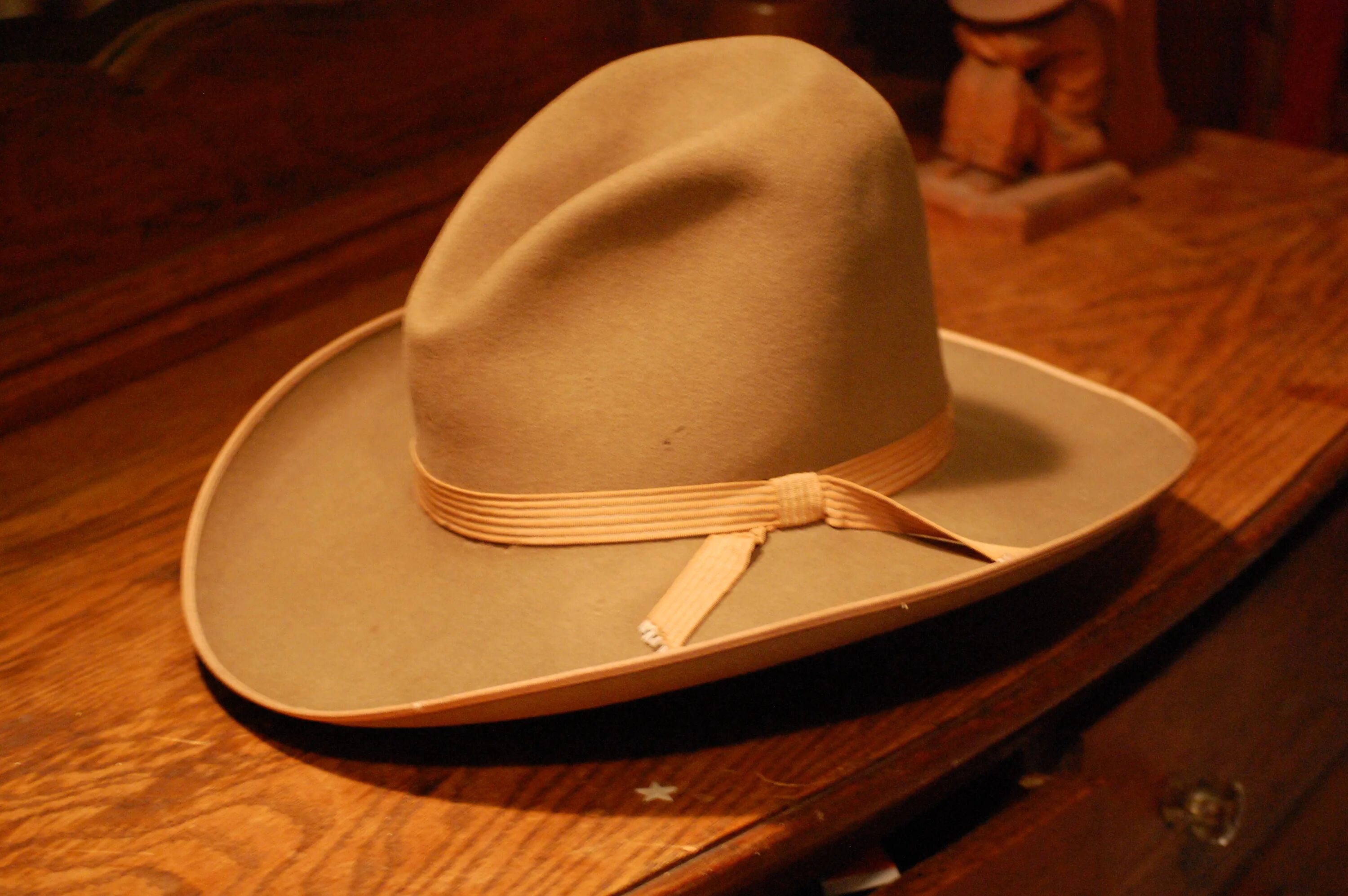 Головной убор Стетсон. Stetson Cowboy hat. Кавалерийская шляпа Стетсон. Фуражка Stetson Peabody. Less hat