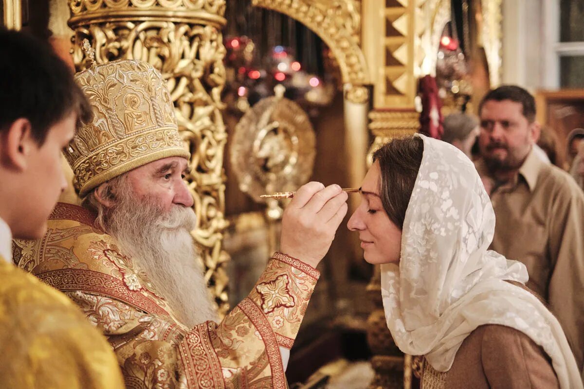 Литургия богоявленский кафедральный собор. Начало литургии. Утреня великого четверга храм христа спасителя. Литургия оглашенных. Потир литургия.