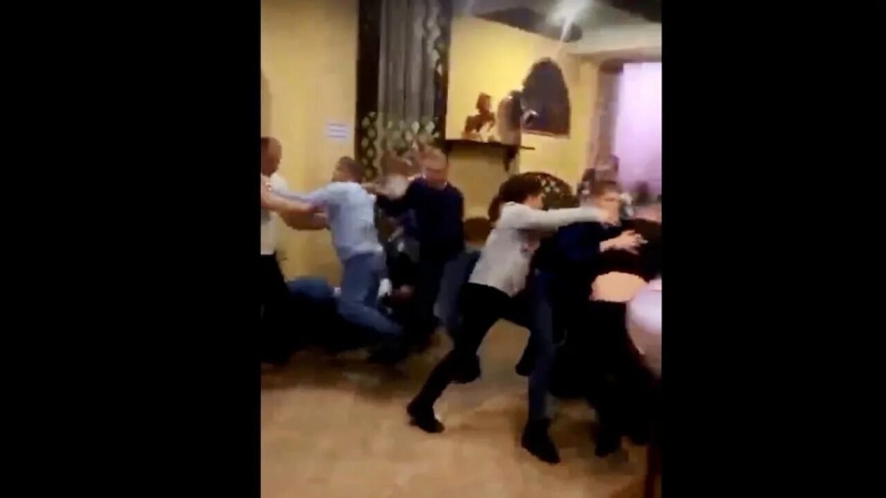 Кафе шашлычная очаг балаково. Гурман кафе москва драка. Воронеж. Новомихайловка драка у кафе. Драка в кафе очаг балаково.