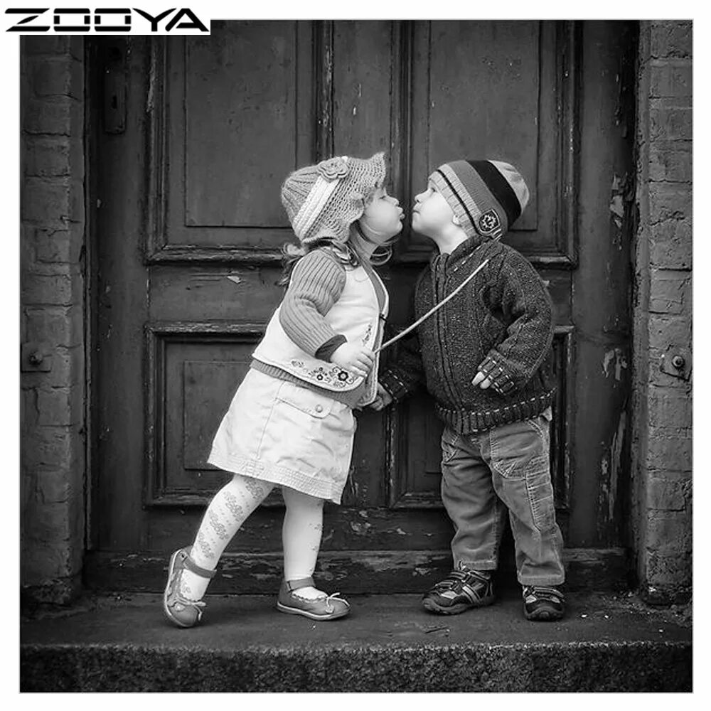 Красивые пары с детьми. Мальчик и девочка любовь. Мальчик и девочка маленькие. Дети пальчик и девочка. Двое детей мальчик и девочка.