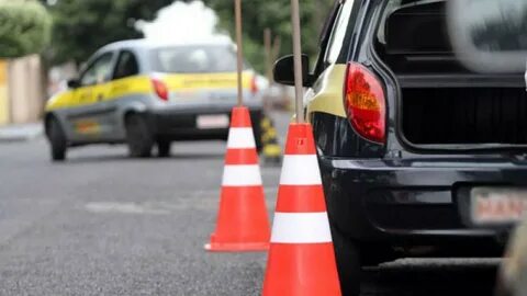 Detran prende dono de autoescola com moldes de biometria para fraudar aulas...