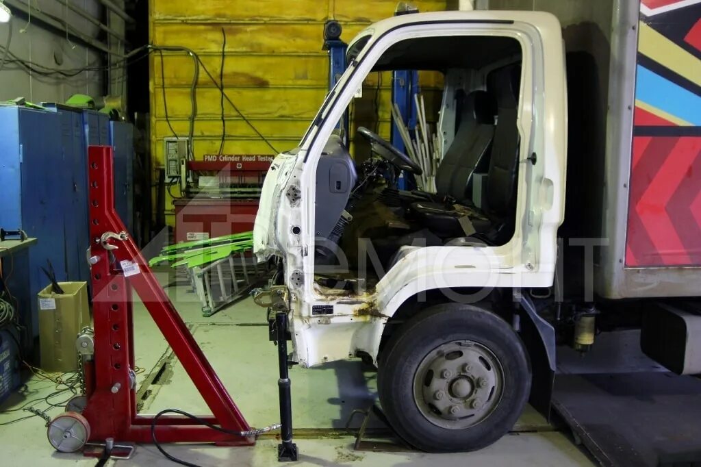 Ремонт грузовых блоков. Техноплазма балашиха. Автосервис грузовых автомобилей. Машинка для расточки посадочного места под гильзу. Ремонт грузовых блоков.