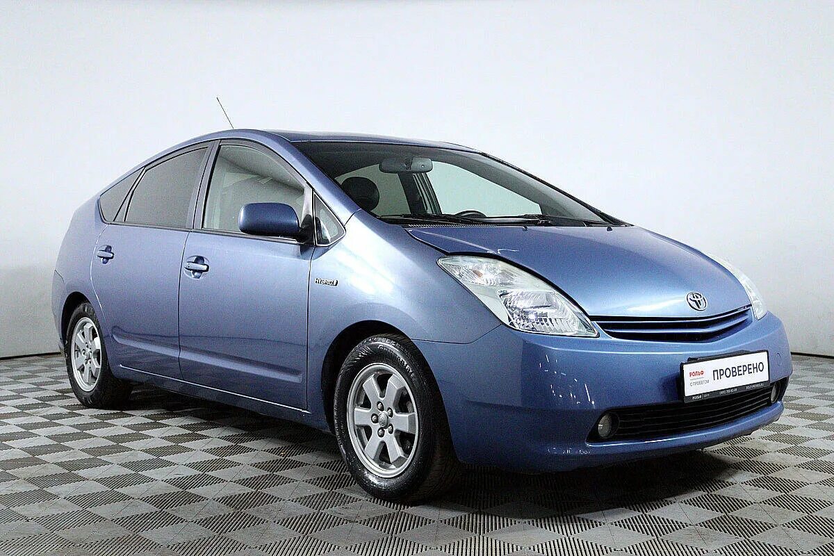 Тойота приус в новосибирске. Toyota prius 2000. Приус 2002. Тойота приус гибрид 2011. Toyota prius 2008.