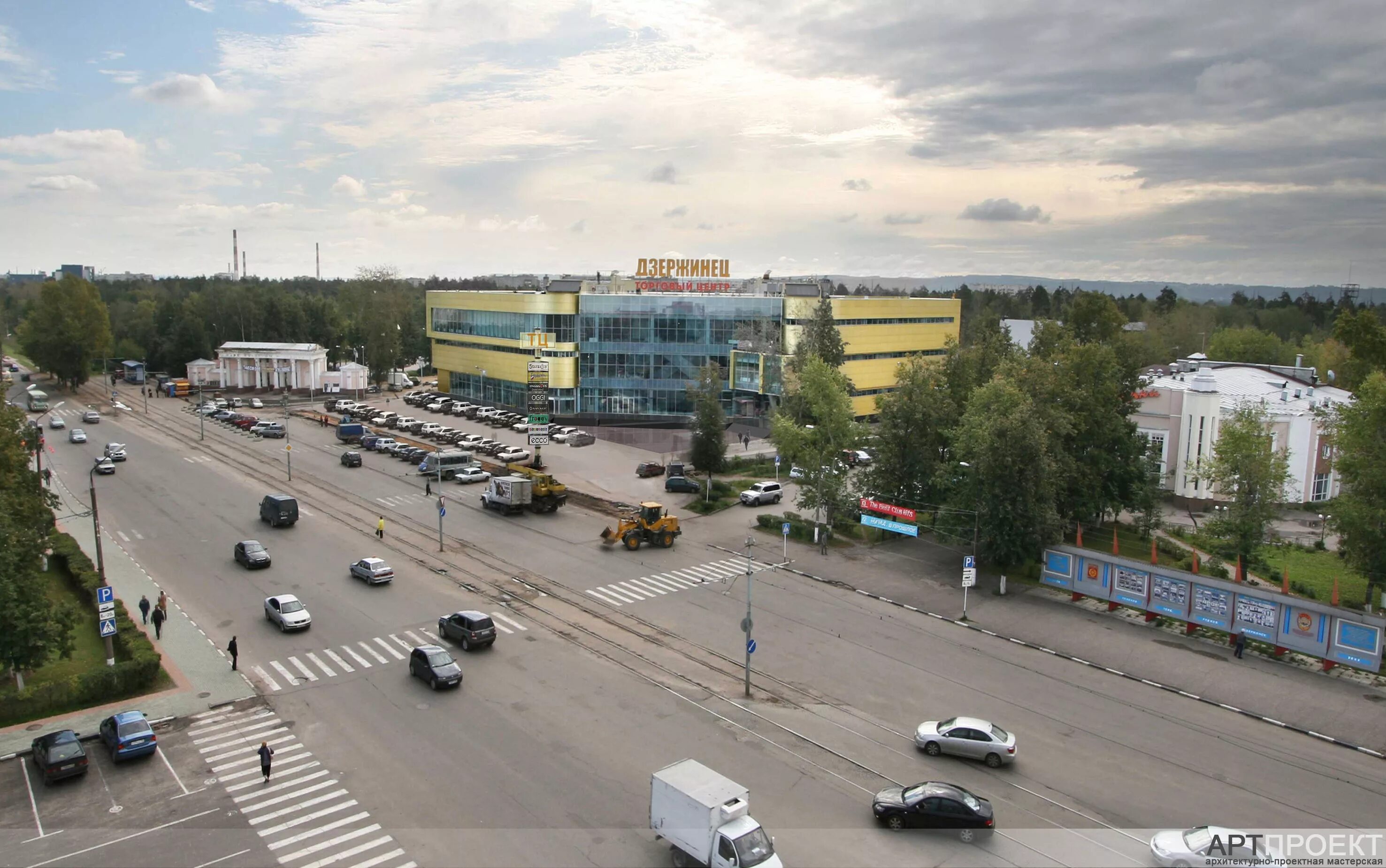 Дзержинец Дзержинск. Торговый центр Дзержинец в Дзержинске. ТЦ Дзержинец Дзержинск Нижегородская область. Магазин Дзержинец в Дзержинске Нижегородской области.