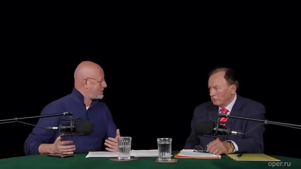 Джун команда гоблина. Гоблин пучков футболка. Борис юлин клим жуков дмитрий пучков. Дмитрий пучков студия. Борис юлин клим жуков дмитрий пучков.