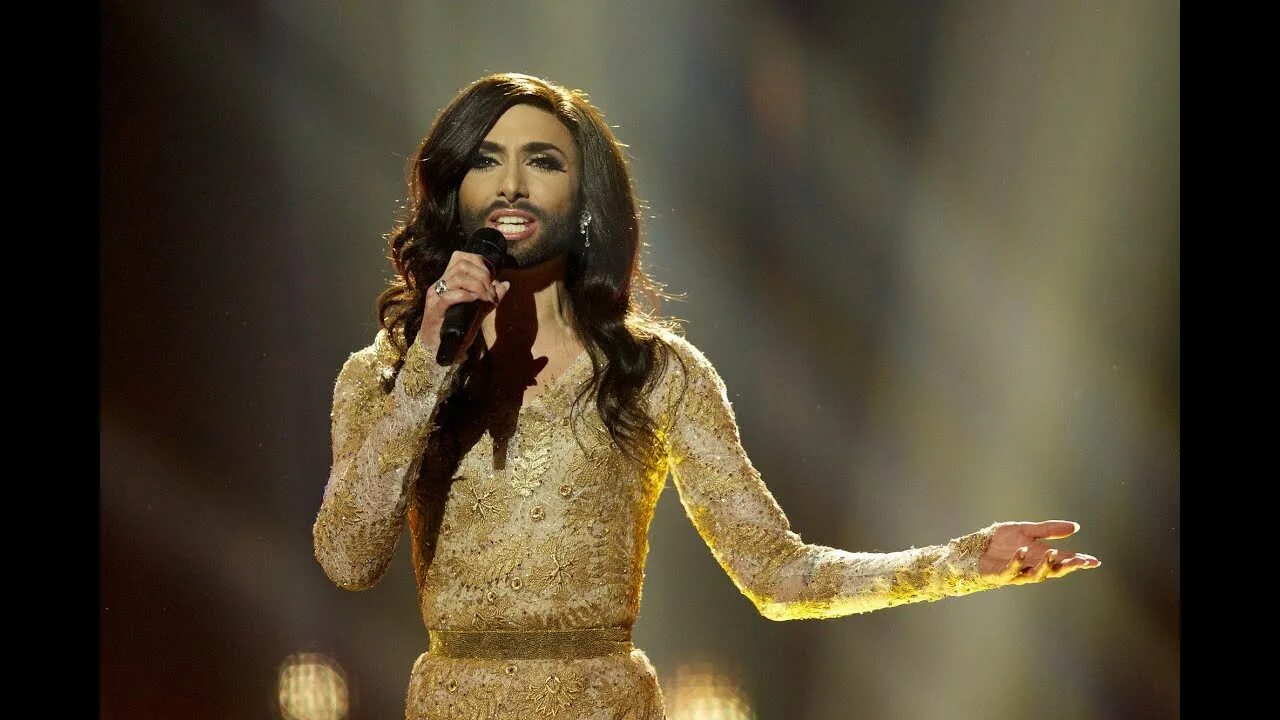 Который поет на евровидение. Бородатая женщина на евровидение. Maneskin группа 2021. Conchita wurst eurovision 2014. Кончита мартинес фото.