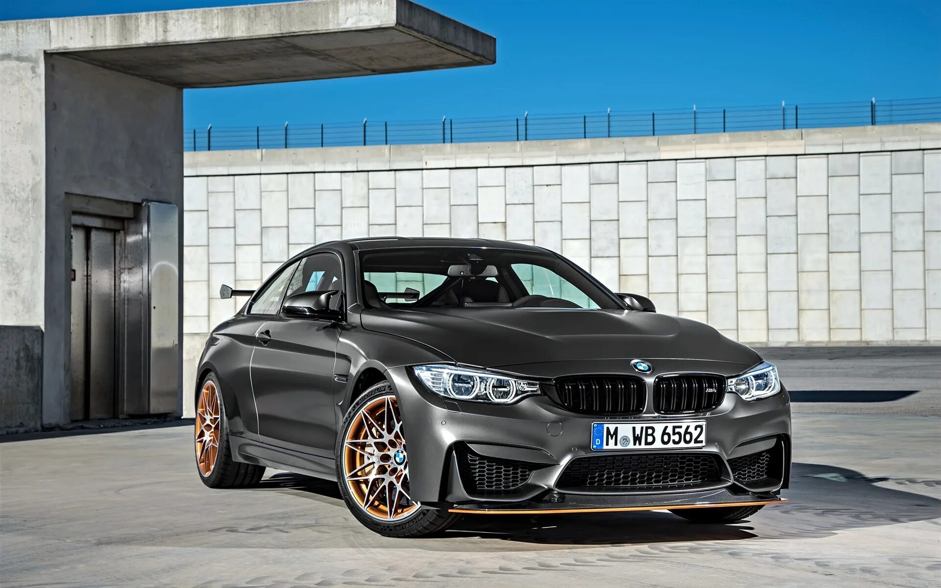Bmw m4 gts 2020. Самсунг 75 дюймов. Bmw m4 gt4 2022. Bmw m4 f82 gts. Sony 55kd9000x.