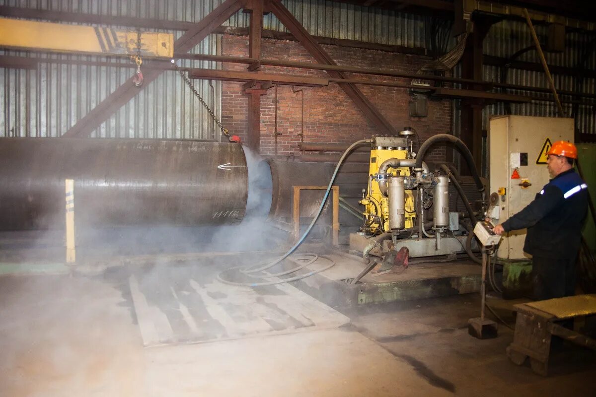 Пропарка трубопроводов. Зачистка внутренней. Зачистка внутренней. Очистка внутренней поверхности трубопроводов. Станок для чистки резьбы.