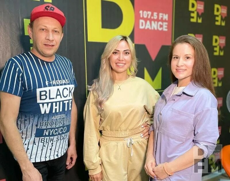 Катя Жужа в гостях у Юли Паго #VITAMIND на #DFM 23/11/2017 - DFM DANCE RADIO