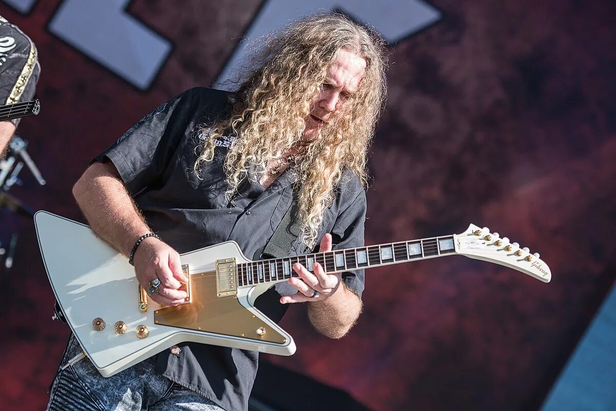 Группа tony o' hora вкон. Тони айомми. Тони беннетт и фрэнк синатра. Тони танти,. Тони кэри.