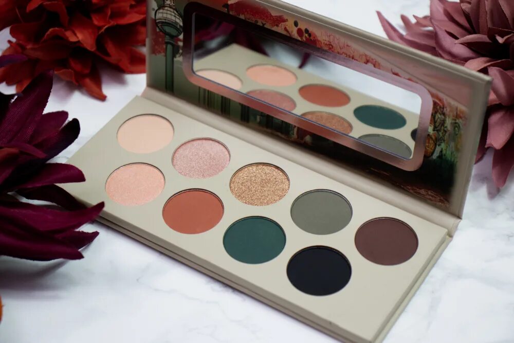 Essence палетка теней. Палетка теней эссенс берлин. essence marakesh eyeshadow. essence палетка теней disney. эссенс токио тени.