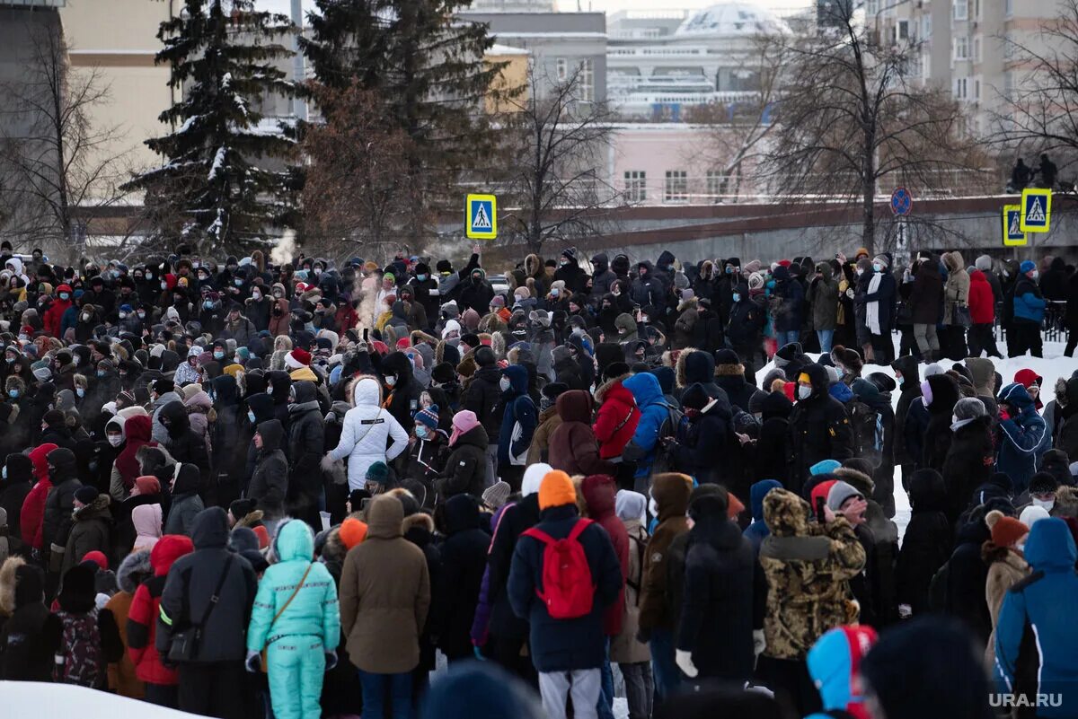 Митинг в москве. Митинг это в обществознании. Несанкционированный митинг. Признаки митинги. Шествие и митинг разница.