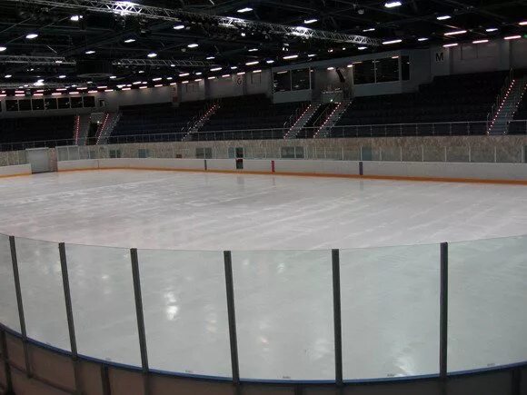 Карелия ледовый дворец. Ледовый дворец "кондопога", петрозаводск. Ледовый дворец спорта карелия. Ледовый дворец "кондопога", петрозаводск. Кондопога дворец спорта.