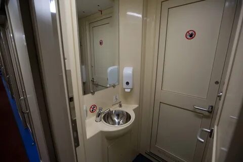 Фирменный двухэтажный поезд фото