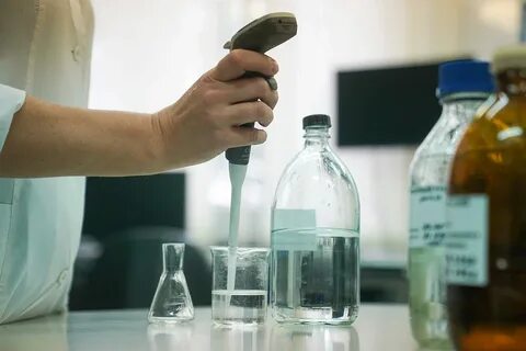 Более 850 тысяч анализов качества воды провели в Москве в этом году