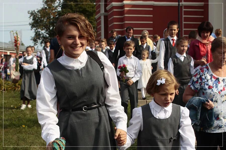 Православная школа рождество в снегирях. Рождественская школа снегири. Село рождествено школа рождество. Православная школа рождество в снегирях. Православная школа рождество.