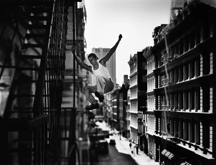 Крутые чб фото Dramatic Action Portraits Capture the Art of Freerunning, Thomas Gudzowaty Art m