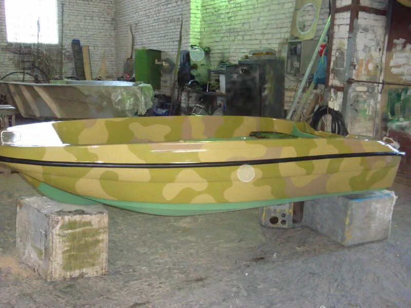 Лодка прогулочная весельная. Приморско-ахтарск байда лодка. Корейские лодки приморье. Лодка касатка пластиковая 350. Лодка лиман 450.