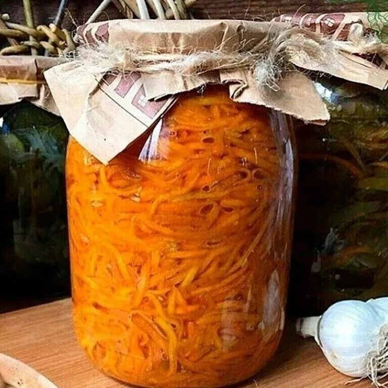 Как сделать морковку на зиму. Морковь по корейски на зиму. корейская морковь на зиму. корейская морковка на зиму. корейская морковь на зиму в банках.
