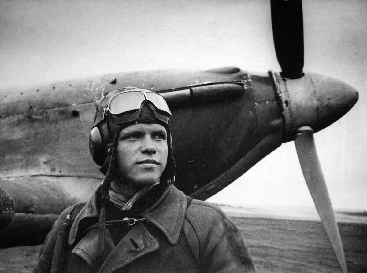 Летчиков 1 е. Летчики 1941-1945. Летчики ВОВ 1941. Лётчики истребители Великой Отечественной войны 1941-1945.
