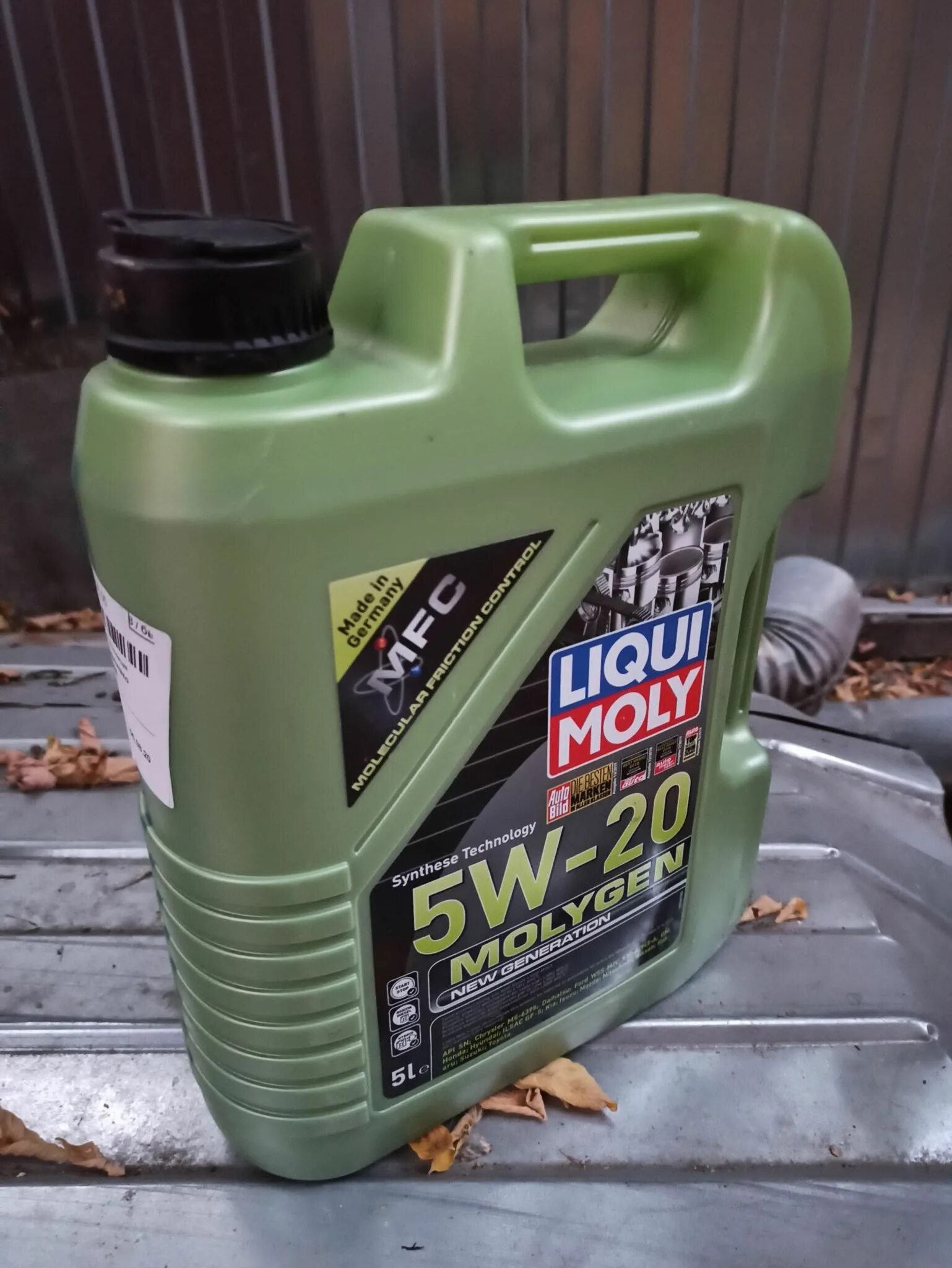 Моторное масло liqui moly molygen new. Молиген 5w30. Ликви моли молиген 5w30. Ликви-Молли молиген 5w-30. Ликви моли Molygen 5w20.