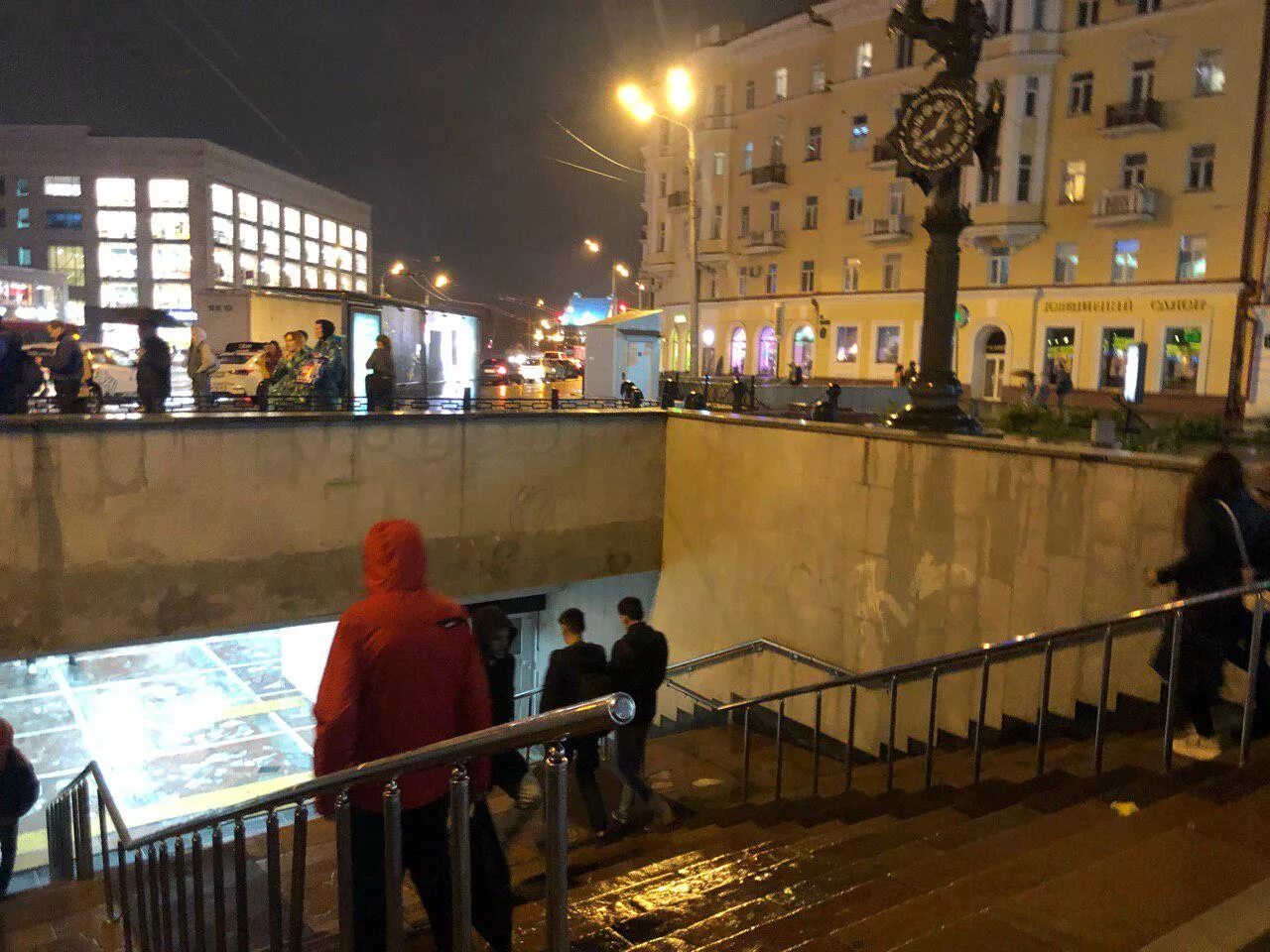 Триумфальная площадь реконструкция 2015. Подземный пешеходный переход. Переход на площади первой республики. Молельная комната в шереметьево. Переход на площади первой республики.