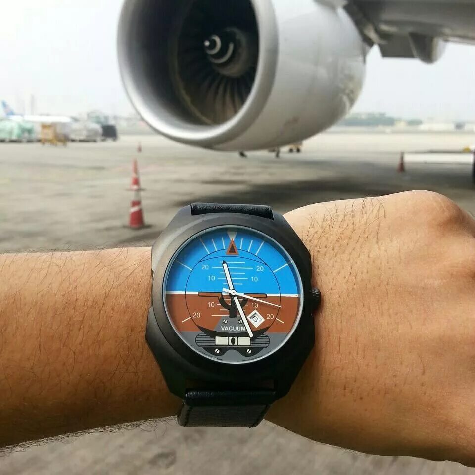 Plane watch. Часы авиагоризонт. Plane watch. Plane watch. Часы breitling.