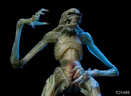 Alien: Resurrection - Newborn Alien Deluxe Figure by NECA - Toyark.