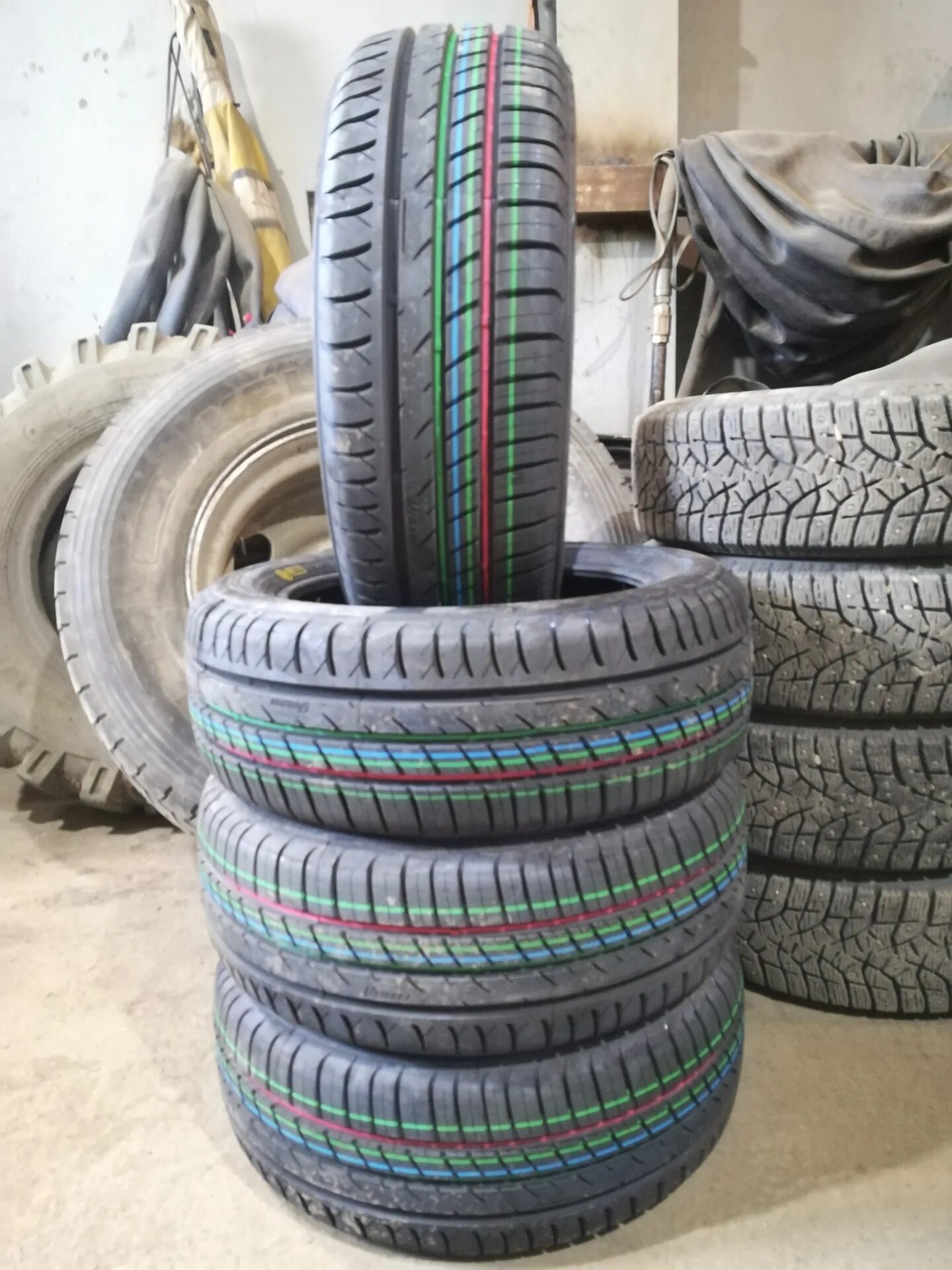 Strada asimmetrico r13