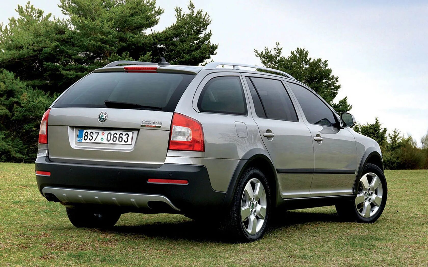 Шкода полный привод универсал. Skoda Octavia Scout 2013. Škoda Octavia Scout 2013.