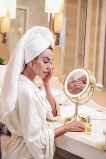 Добрый день есть такая просьба женщина ухаживающая