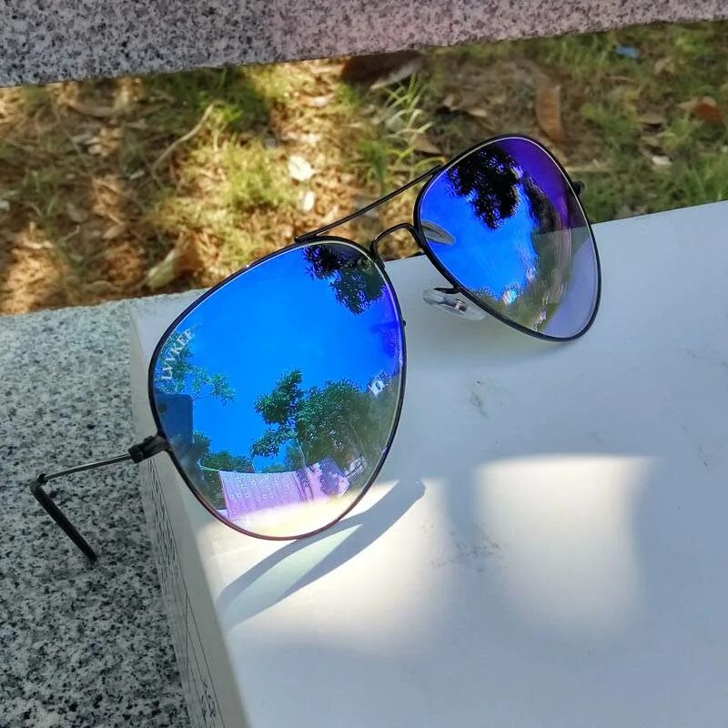 Купить синие очки. Очки ray ban Авиаторы зеркальные. Очки Авиаторы синие. Солнцезащитные очки с синими стеклами. Синие зеркальные очки.