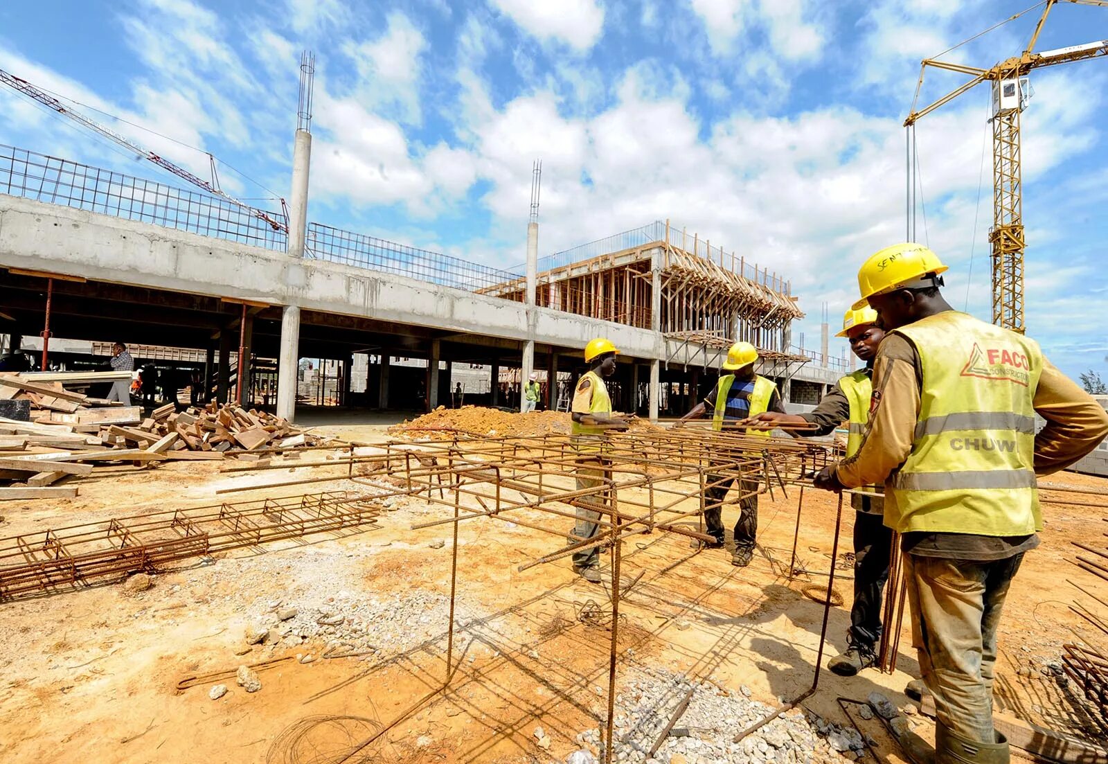 Стройка в Африке. Строительная площадка Эстетика. Construction \ in Africa. Стройки в Африке опалубка. Building africa