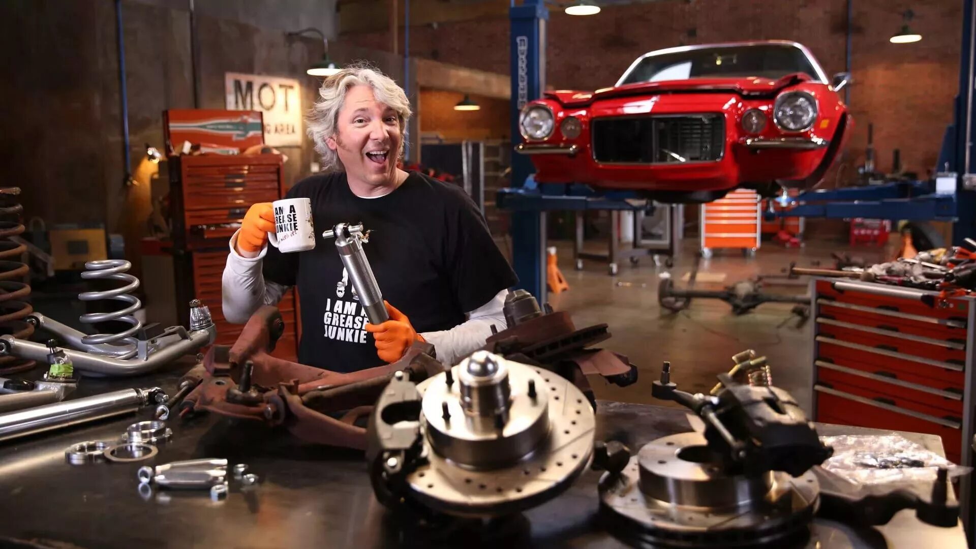 Махинаторы Майк Брюер Эд Чайна. Edd China «махинаторы» (Wheeler Dealers). Энт Энстед махинаторы. Механик из передачи махинаторы. Свити фокс автомеханик чинит машину