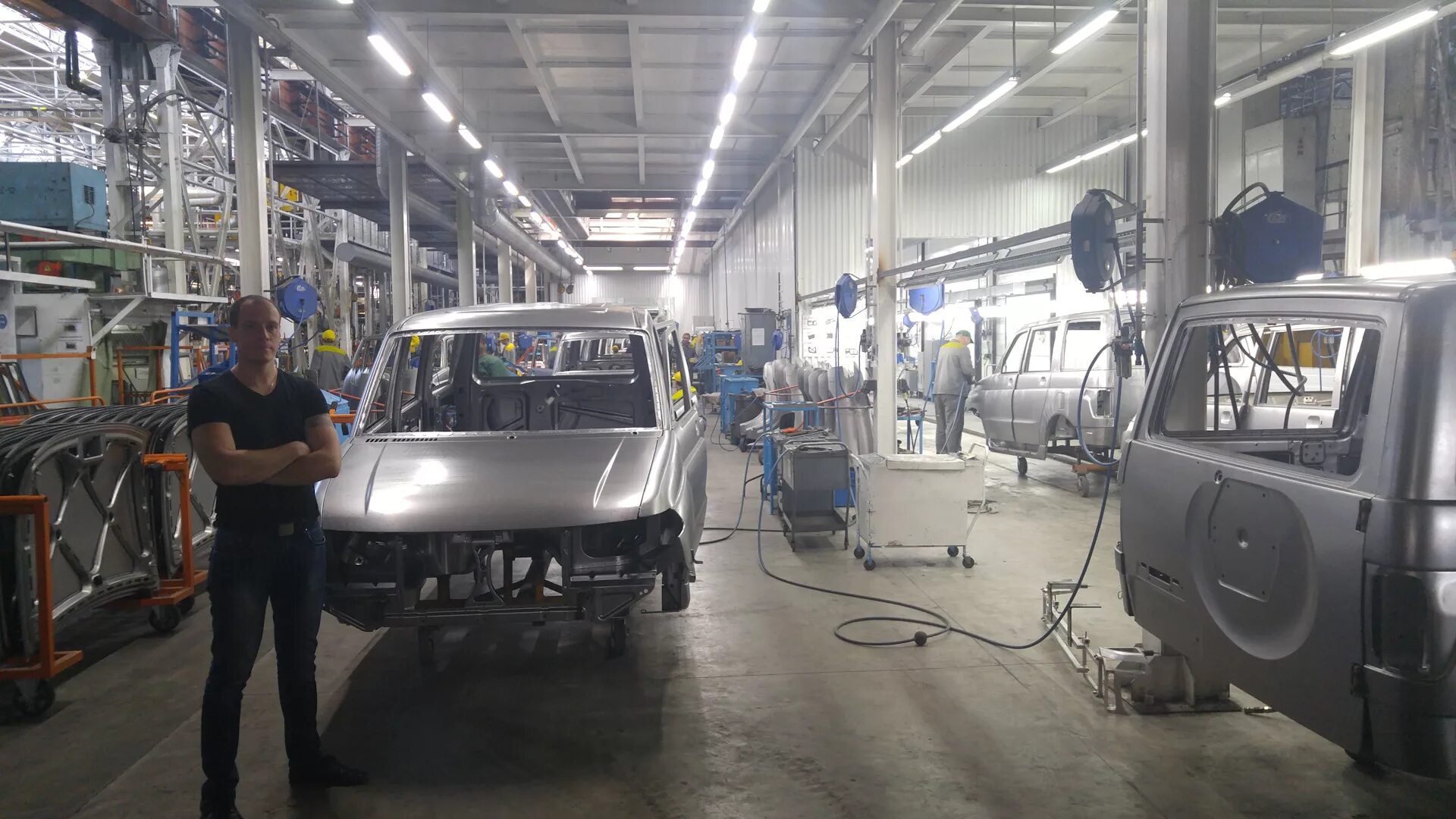 Уаз конвейер. Ульяновский автомобильный завод уаз. Завод уаз запчасти. Ульяновский автомобильный завод проект. Конвейер завода уаз 469.