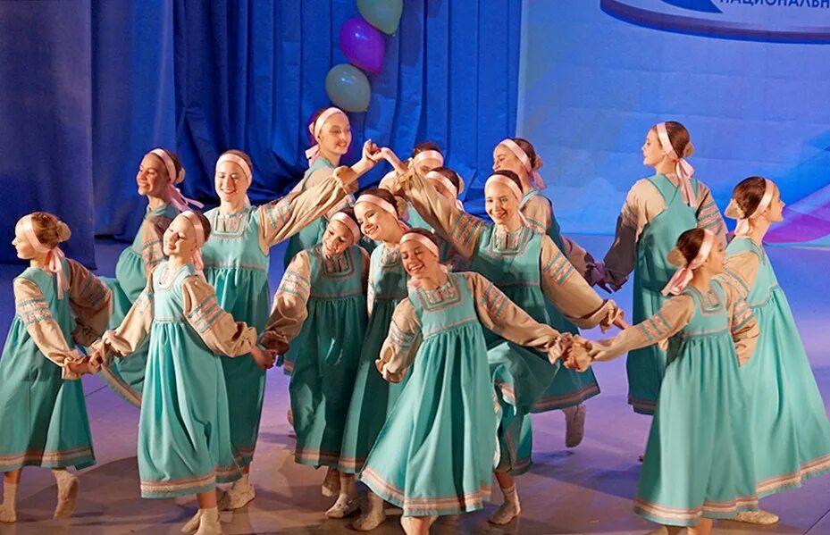 Ой заря ты зорюшка песня. Танец хорошие девчата. Народный коллектив ансамбль танца девчата. Вокальный коллектив хорошие девчата. Ансамбль хорошие девчата.