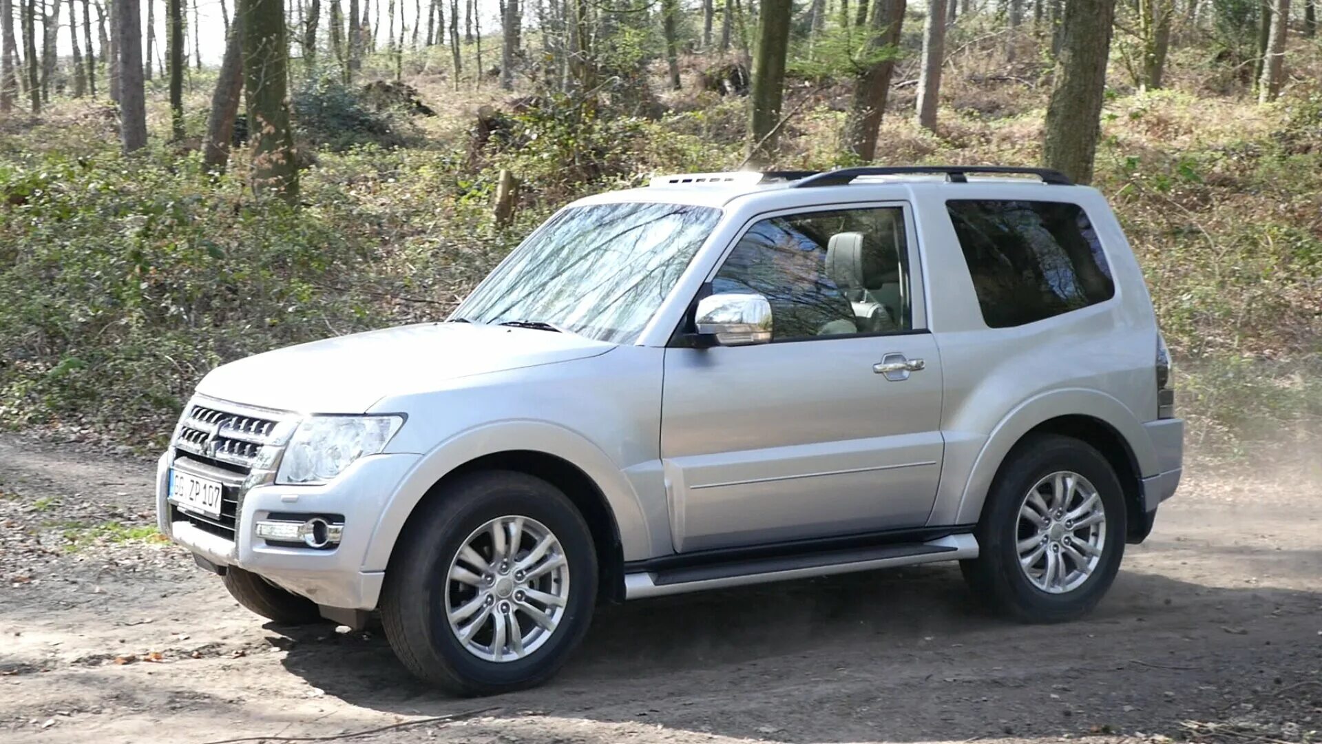 Мицубиси 3 двери. Mitsubishi Pajero 3 Door. Mitsubishi Pajero 3 3 Door. Паджеро 3 двери. Паджеро 4 трехдверный.