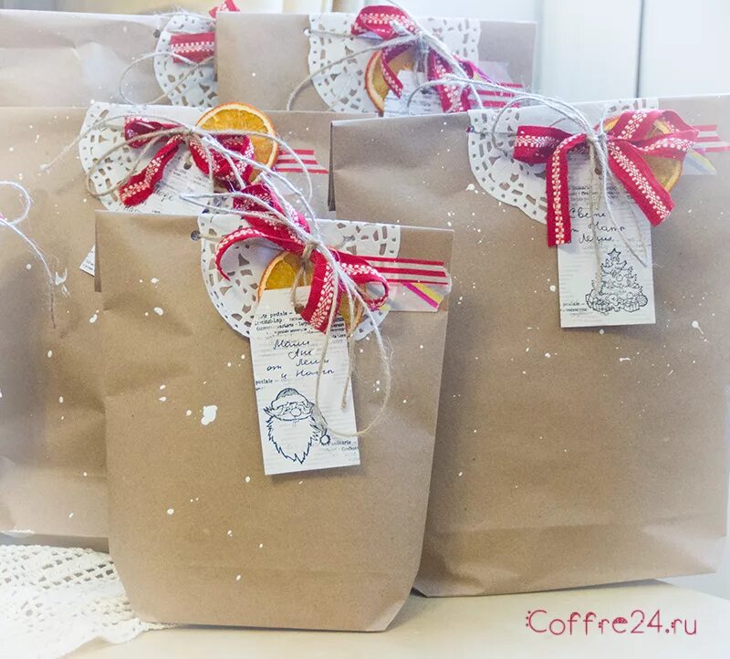 Как упаковать подарок в подарочный пакет. Красивая упаковка. Красиво упаковать подарок. Как упаковать подарок в подарочный пакет. Подарки и упаковка.