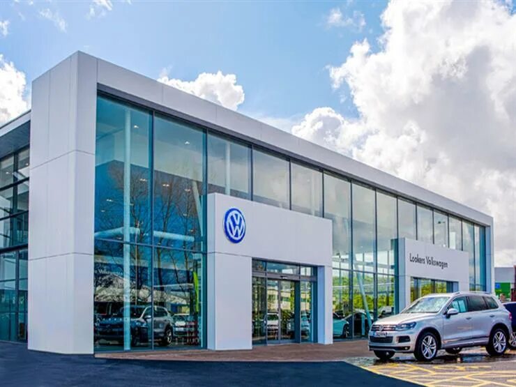 Магазин volkswagen. Volkswagen Showroom. Автосалон Фольксваген. Автоцентр архитектура. Volkswagen фасад.