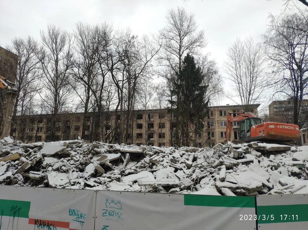 Снос пятиэтажек. Реновация фили-давыдково. На кутузовском проспекте снесли два самостроя,. Снос 3. Реновация бирюлево восточное.