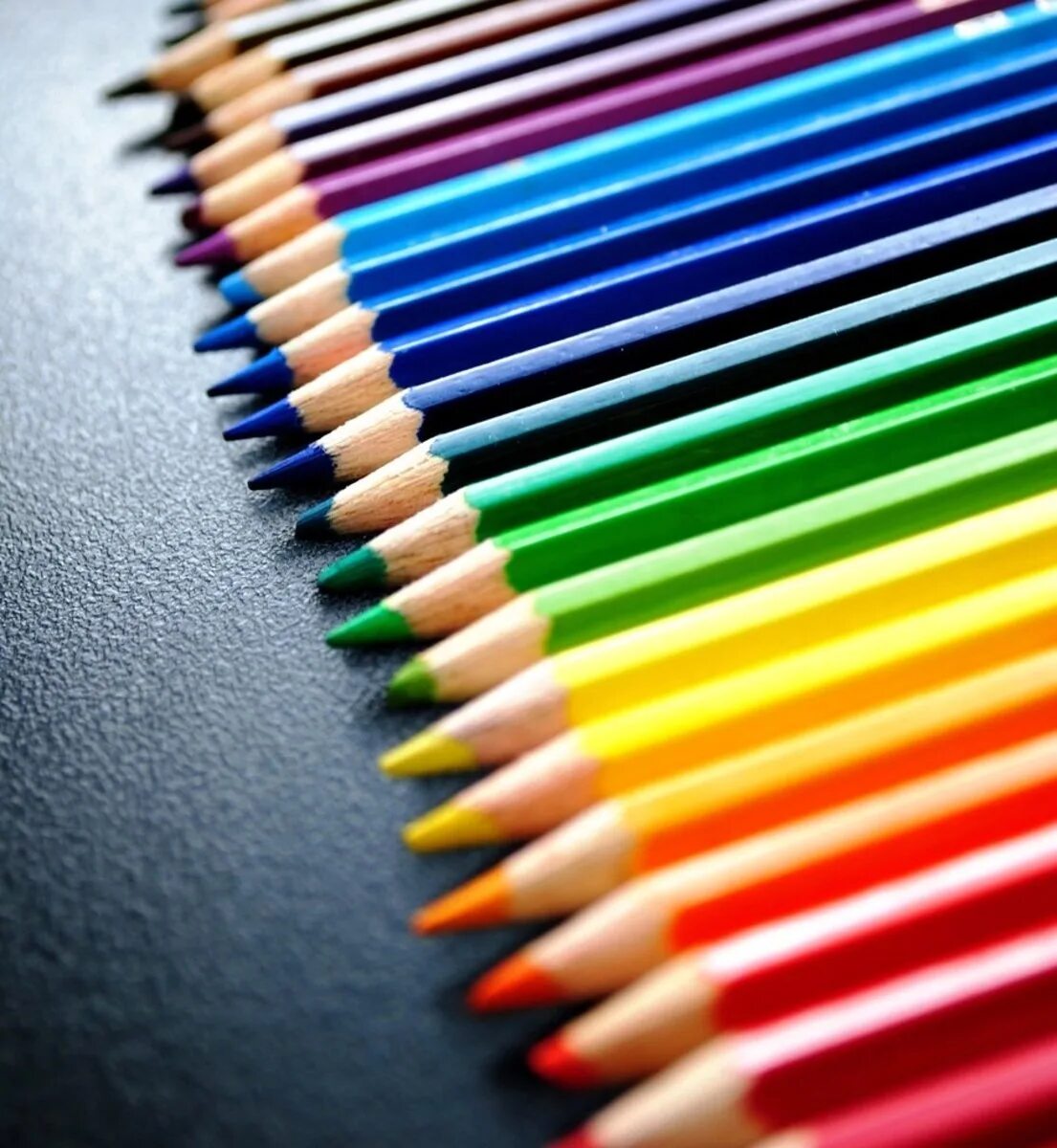 Названия цветов карандашей. Карандаши цветные. Яркие карандаши. Цвета карандашей. Красивые цветные карандаши.