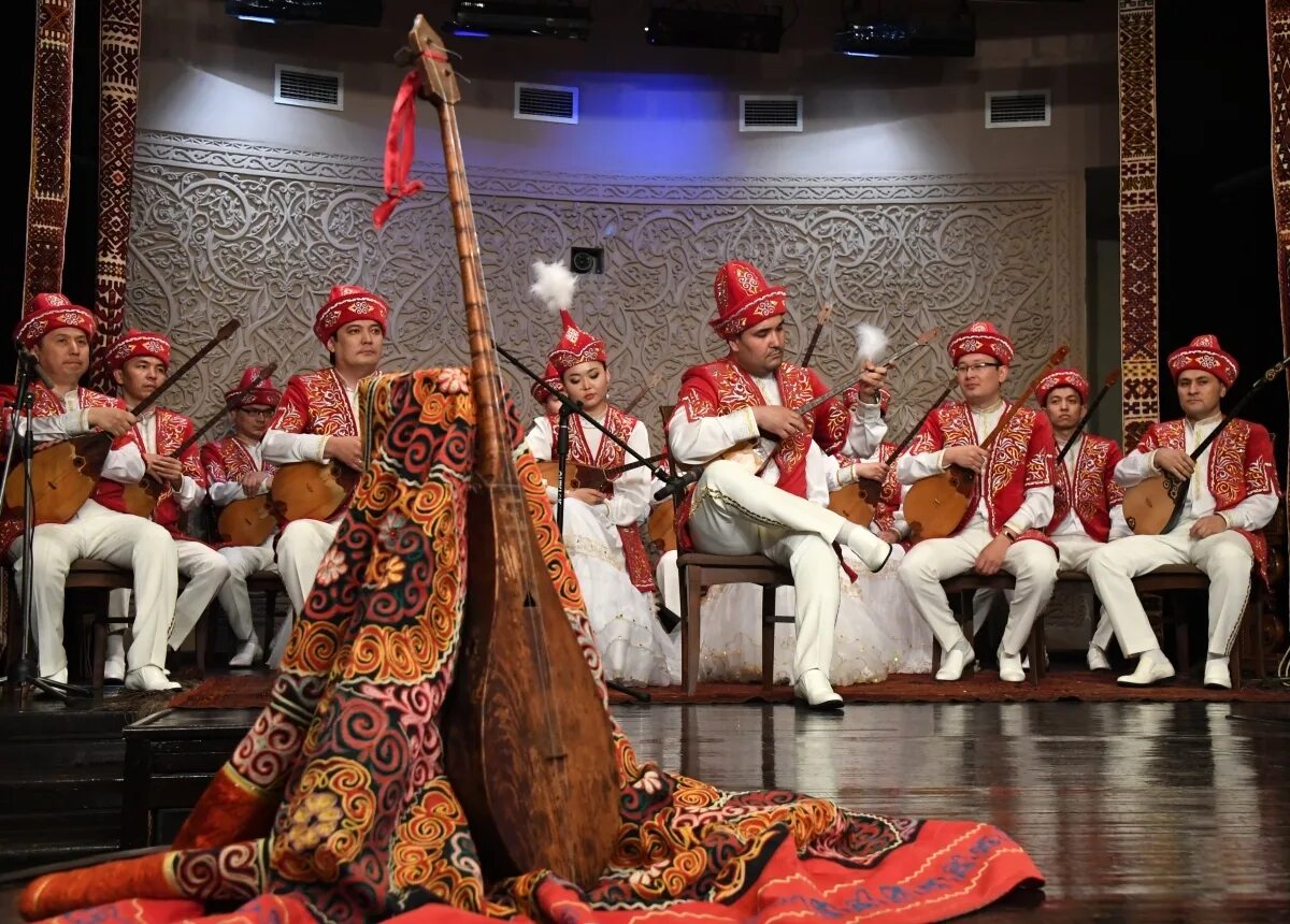 Домбра Курмангазы. Музыкальная культура Казахстана. Казахская культура. Национальная музыкальная культура Казахстана.