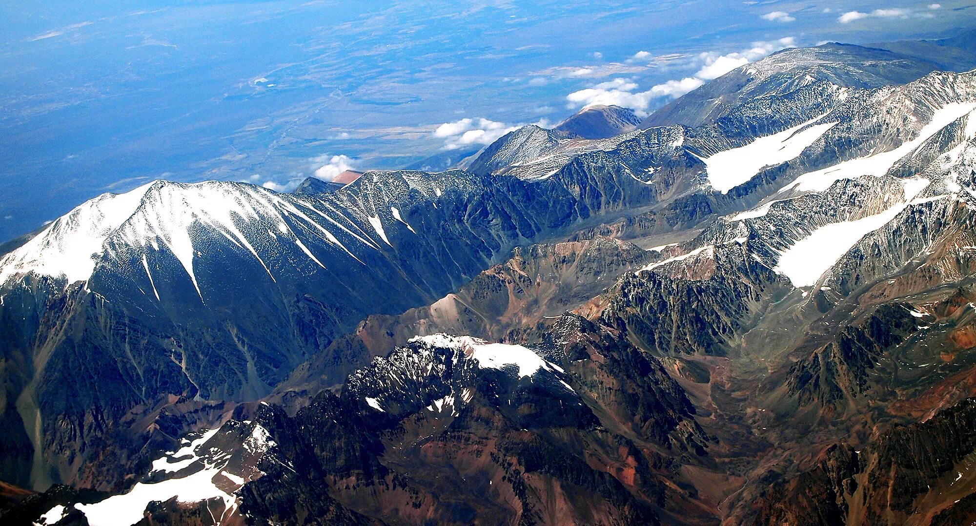 В горах кордильеры случаются землетрясения. Кордильера-де-Лос-Андес. Кордильеры Чили. Андские Кордильеры. Гора Инкауаси Аргентина.